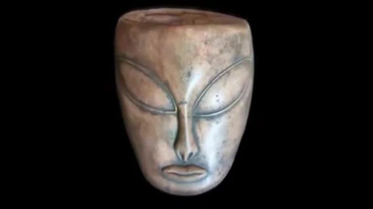 maya_ufo_statue_15_big